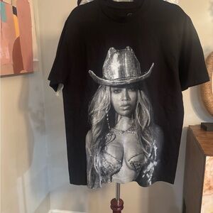 BEYONCÉ 2023 Renasaince tour Graphic T-Shirt with Cowboy Hat Design-unworn